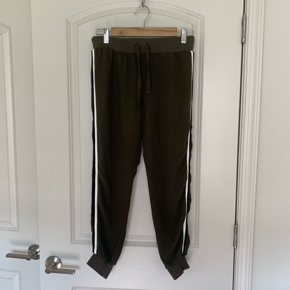 Olive Green Joggers ⚫️⚪️ Stripe
